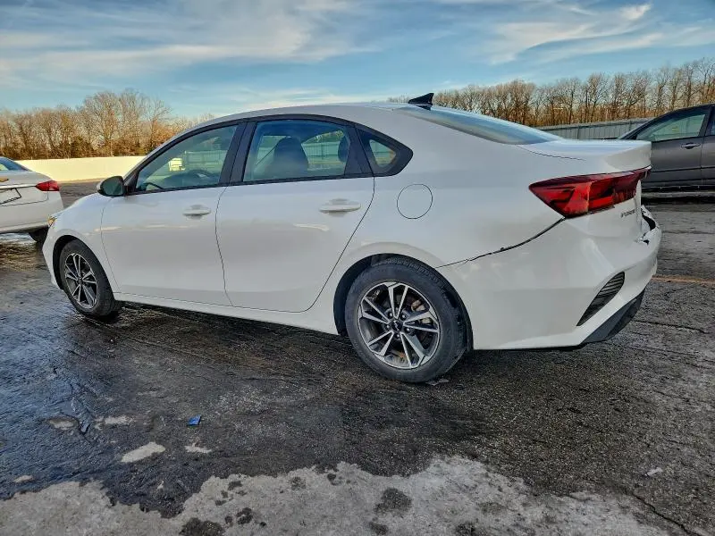 2023 KIA FORTE LX  