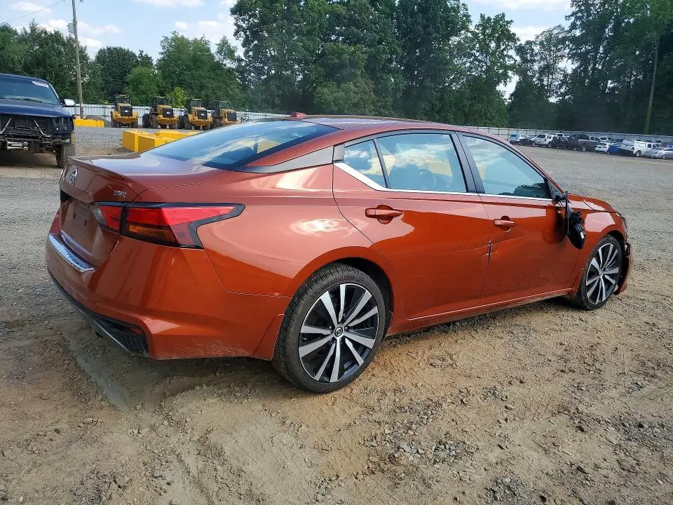2022 NISSAN ALTIMA SR  