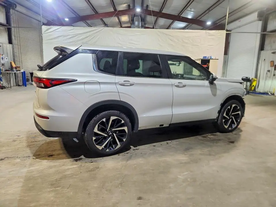 2022 MITSUBISHI OUTLANDER ES  