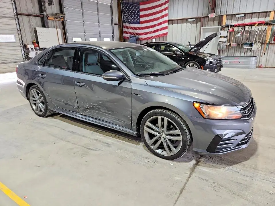 2018 VOLKSWAGEN PASSAT S  