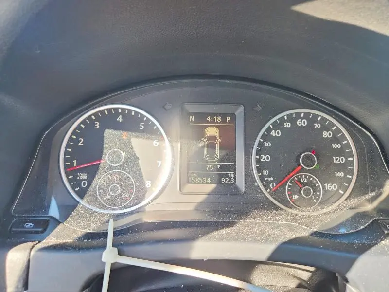2011 VOLKSWAGEN TIGUAN S  