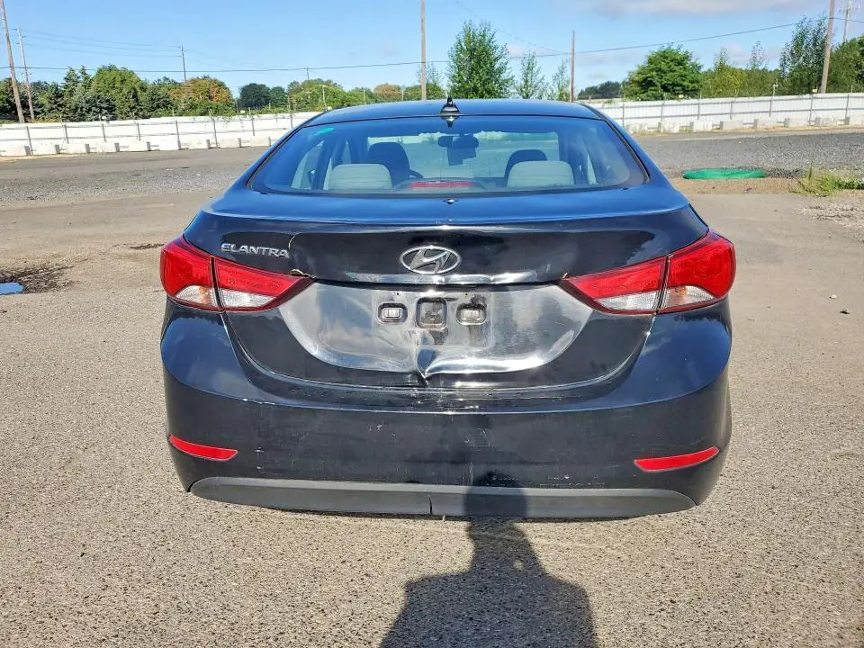 2016 HYUNDAI ELANTRA SE  