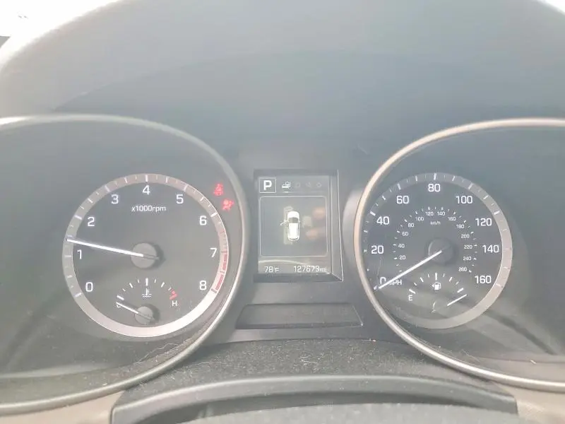 2017 HYUNDAI SANTA FE SE  