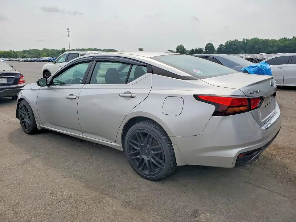 2020 NISSAN ALTIMA SR  