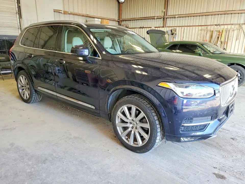 2017 VOLVO XC90 T6  
