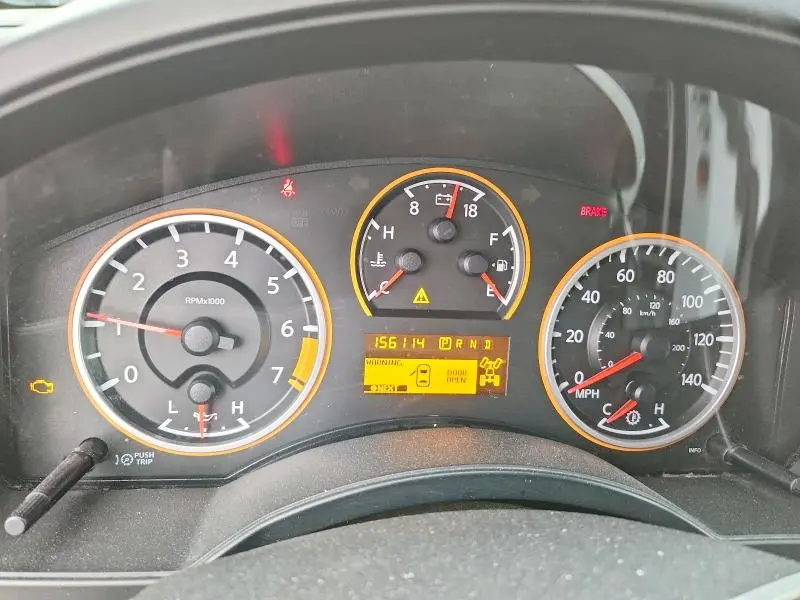 2015 NISSAN TITAN SV  