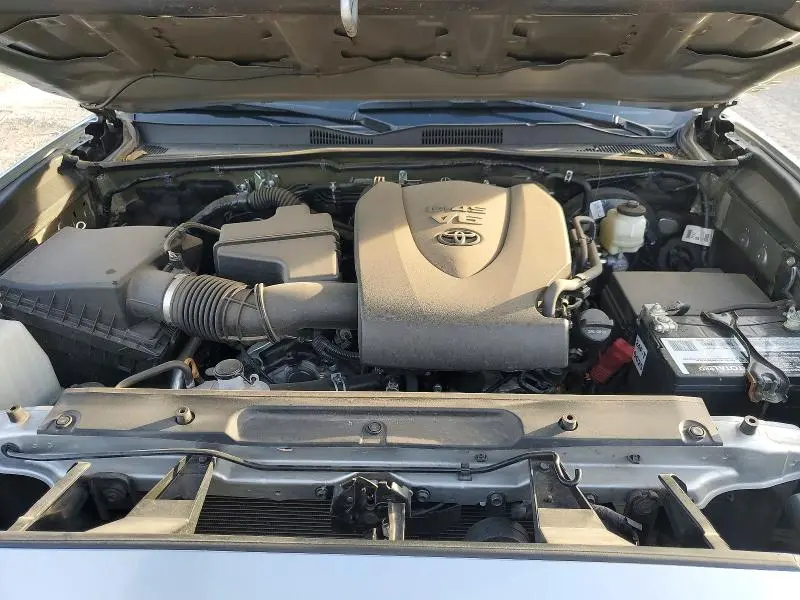 2022 TOYOTA TACOMA SR5 V6  