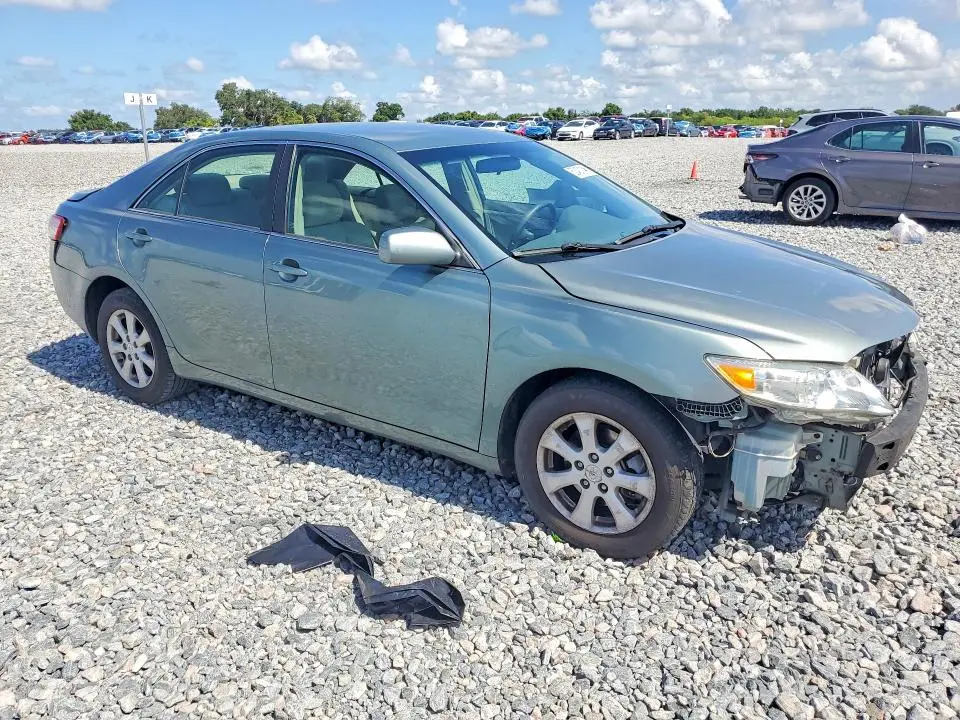 2011 TOYOTA CAMRY LE  