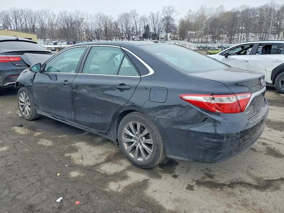 2016 TOYOTA CAMRY XLE  