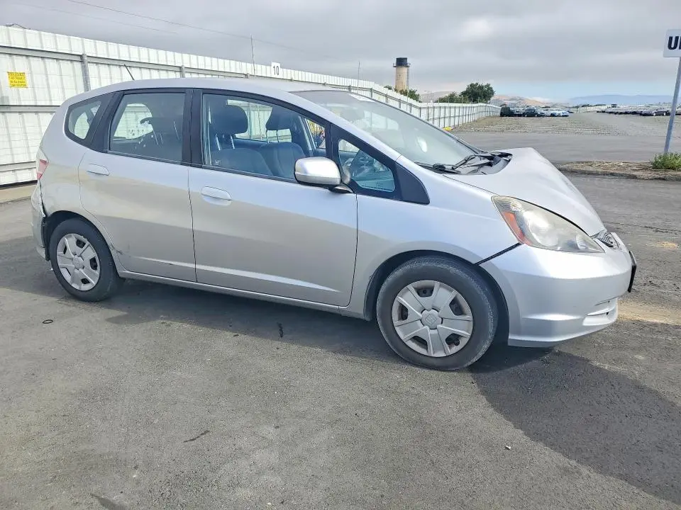 2013 HONDA FIT   