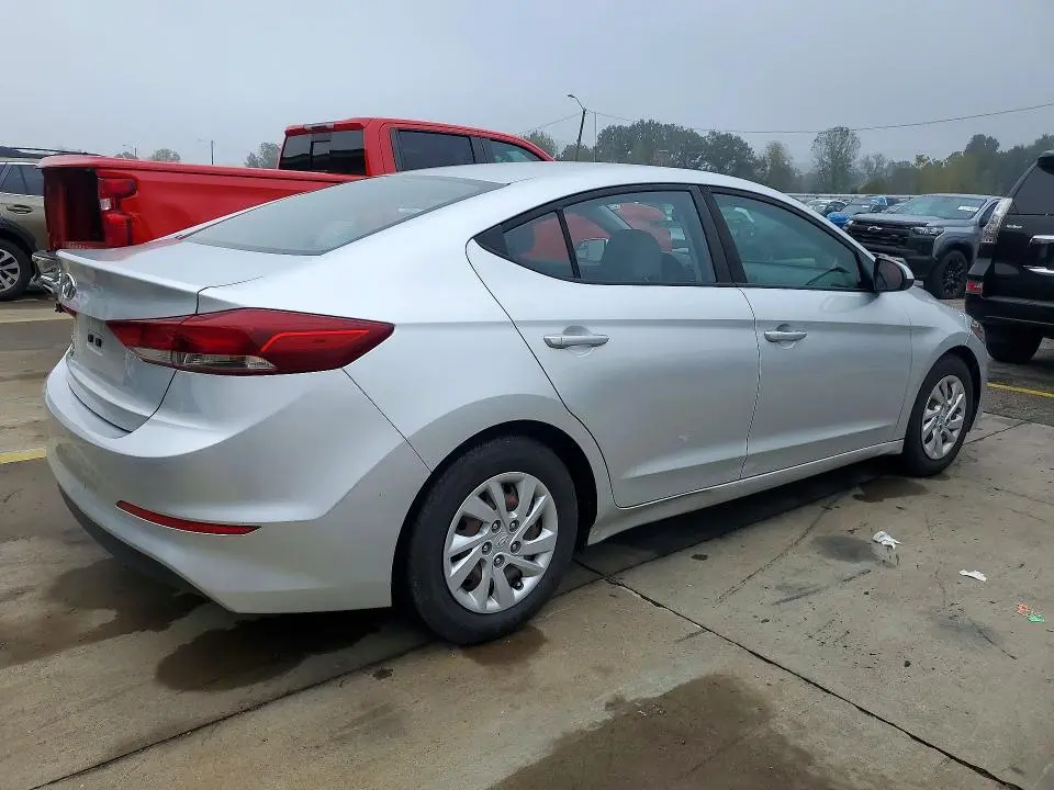 2018 HYUNDAI ELANTRA SE  