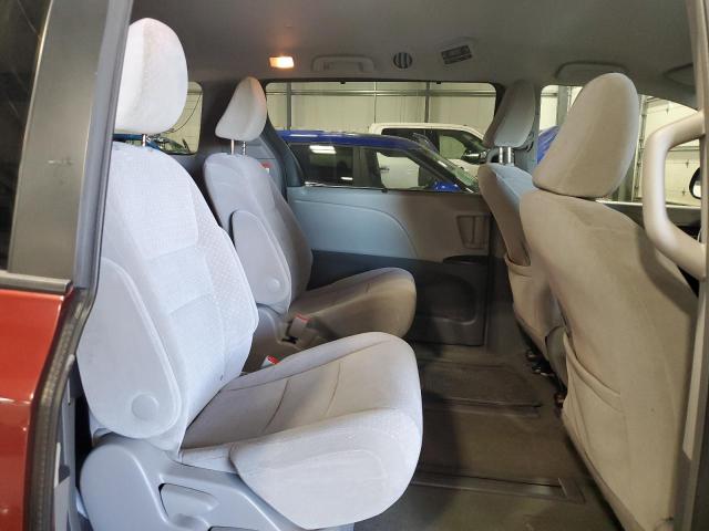 2015 TOYOTA SIENNA LE