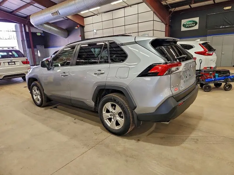 2020 TOYOTA RAV4 LE  