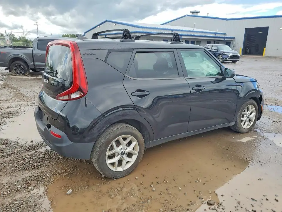 2022 KIA SOUL LX  