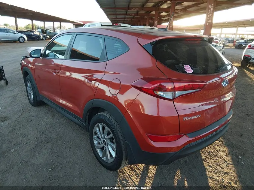 2016 HYUNDAI TUCSON SE