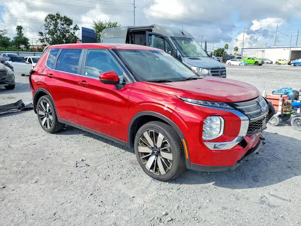 2025 MITSUBISHI OUTLANDER SE  