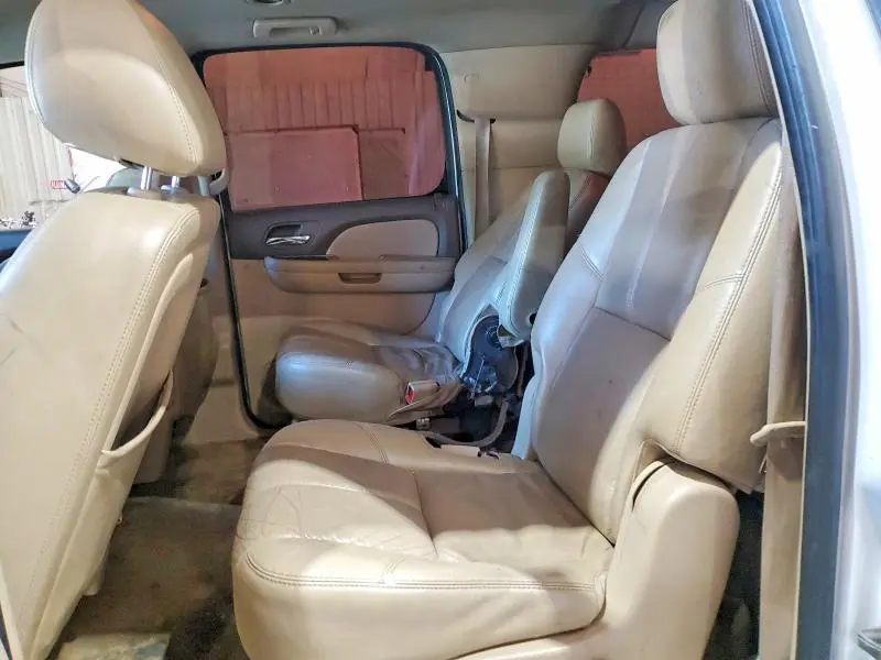 2011 CHEVROLET SUBURBAN C1500 LT  