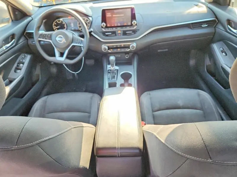 2022 NISSAN ALTIMA SV  