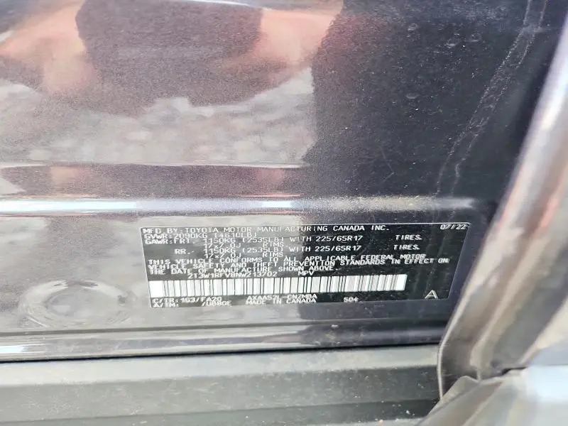 2022 TOYOTA RAV4 XLE  