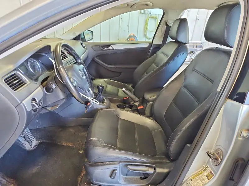 2013 VOLKSWAGEN JETTA SE  
