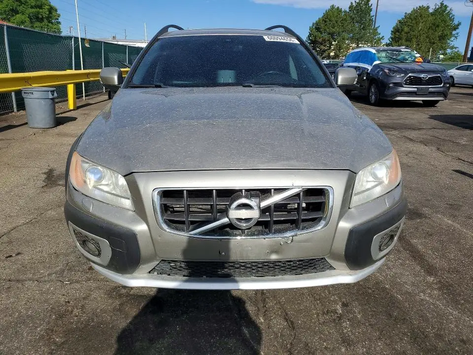 2011 VOLVO XC70 T6  