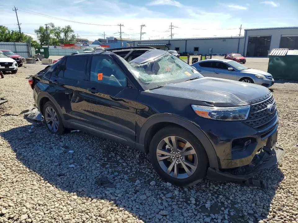 2022 FORD EXPLORER XLT  