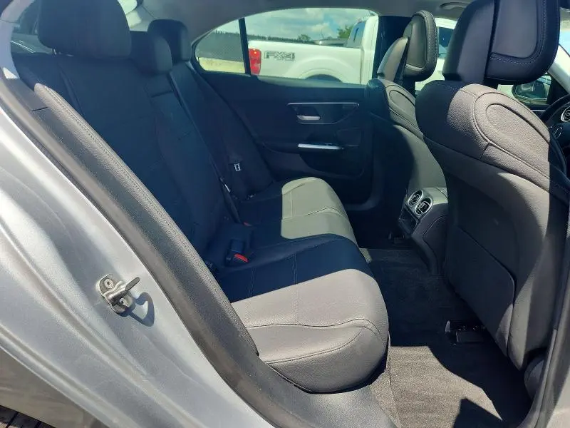 2026 MERCEDES-BENZ C 300  