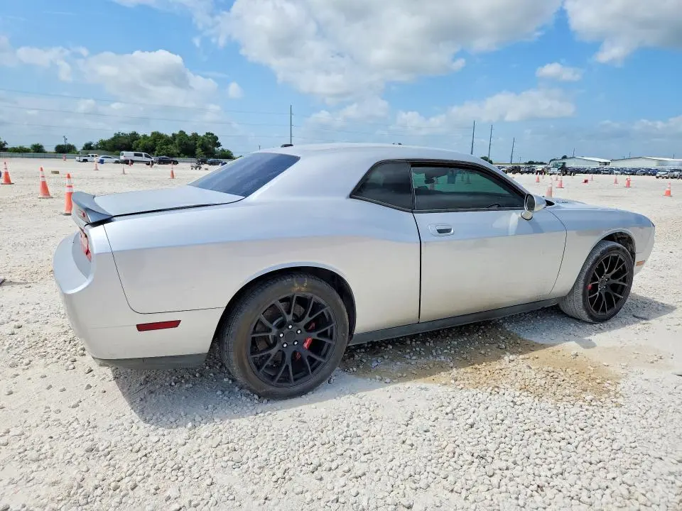 2010 DODGE CHALLENGER SRT-8  