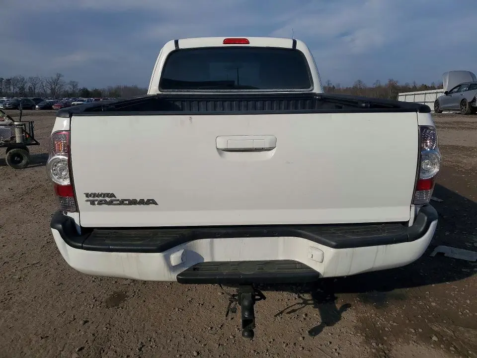 2011 TOYOTA TACOMA BASE  