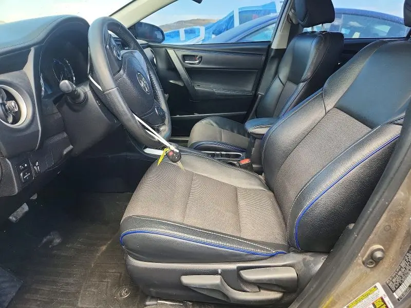 2017 TOYOTA COROLLA SE  
