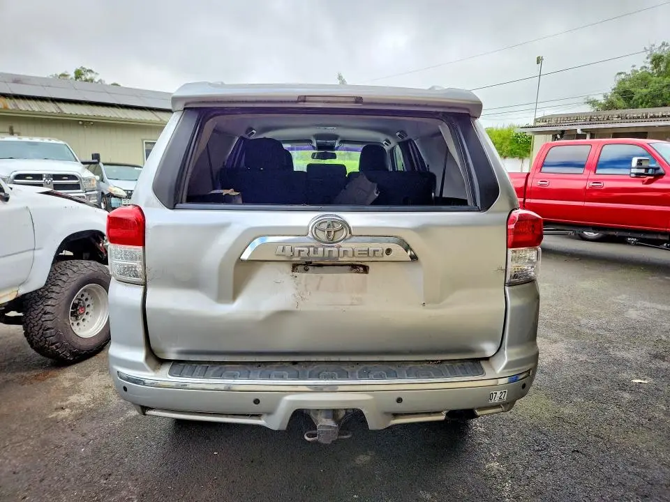 2011 TOYOTA 4RUNNER SR5  