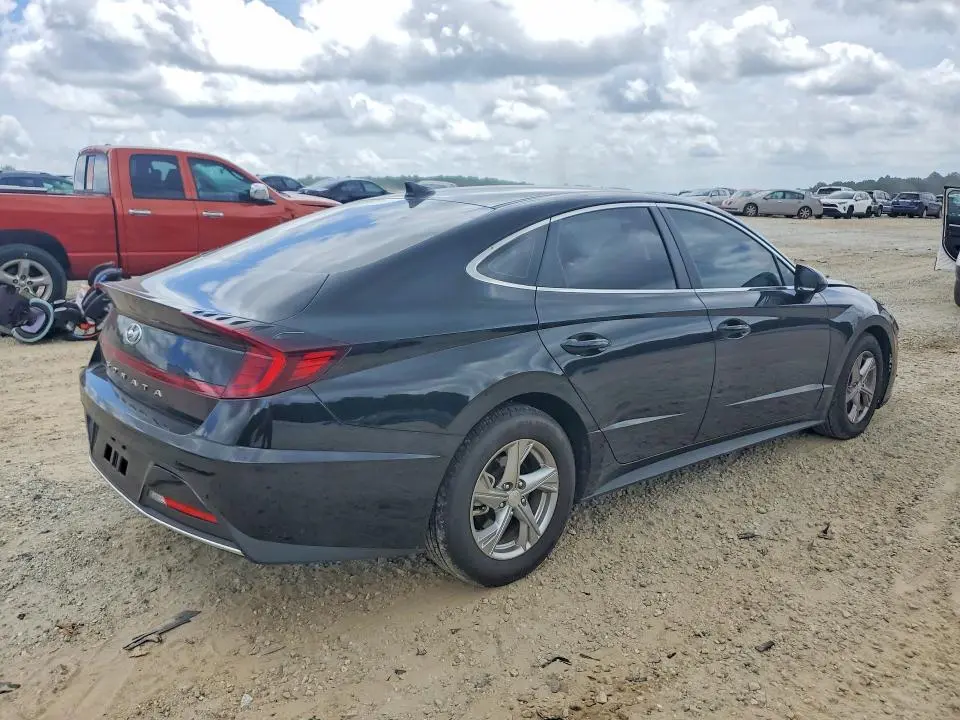 2022 HYUNDAI SONATA SE  