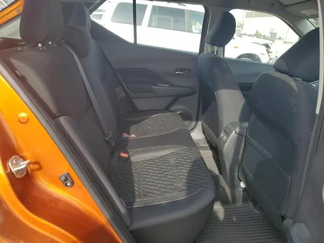 2021 NISSAN KICKS SV  