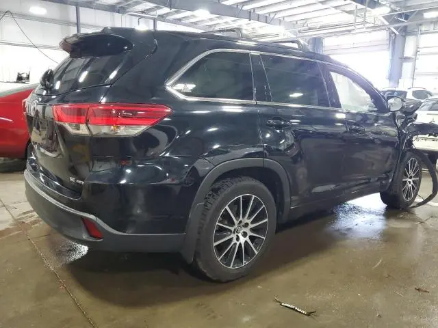2017 TOYOTA HIGHLANDER SE  