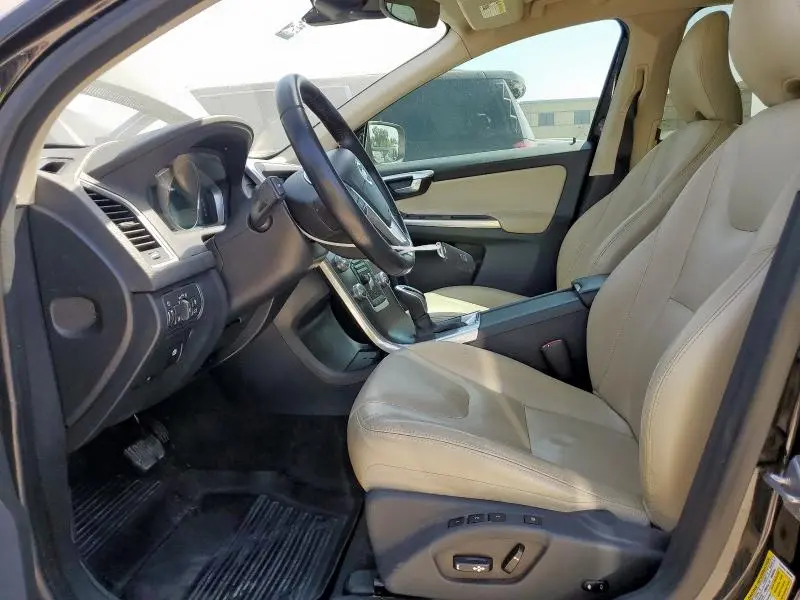 2016 VOLVO XC60 T5 PREMIER  