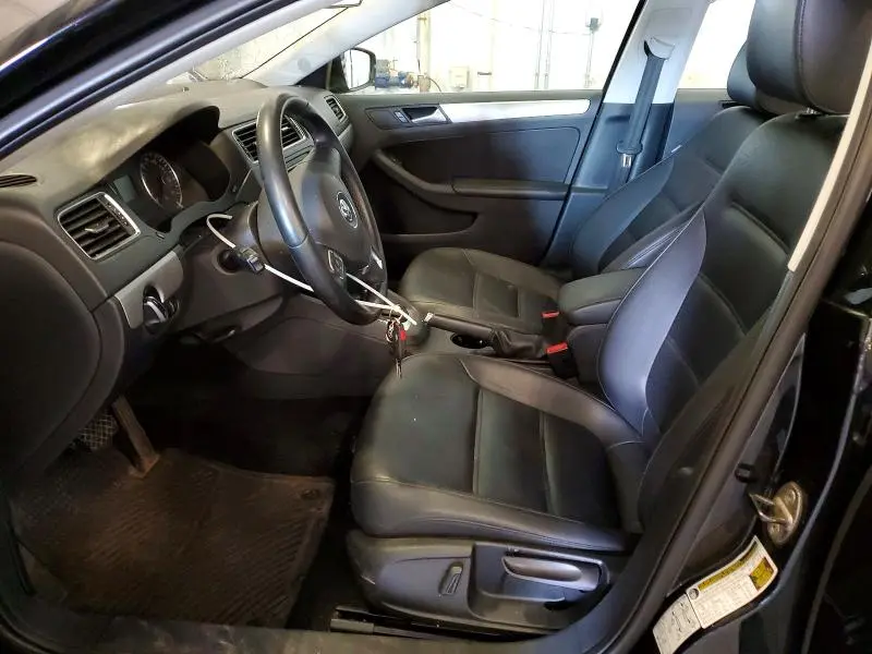2013 VOLKSWAGEN JETTA   