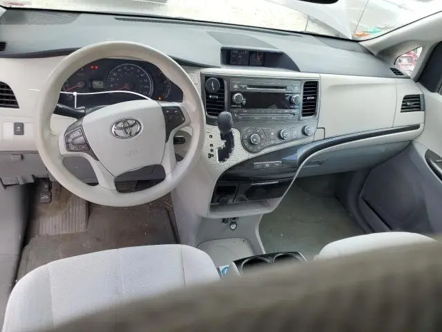 2012 TOYOTA SIENNA LE  