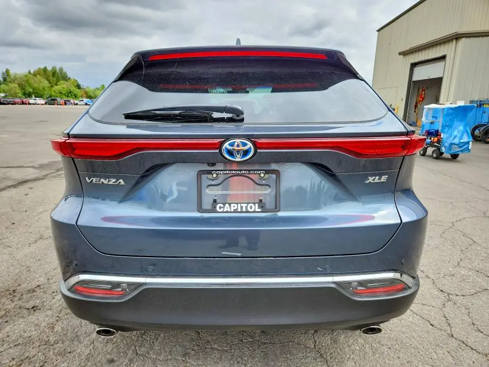 2023 TOYOTA VENZA XLE  