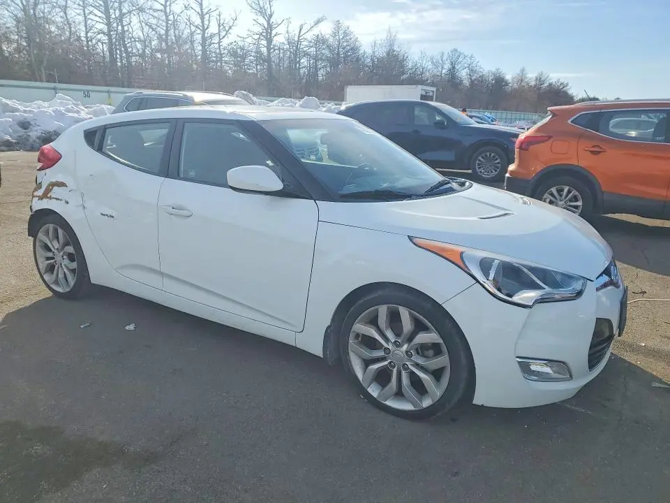 2013 HYUNDAI VELOSTER BASE  