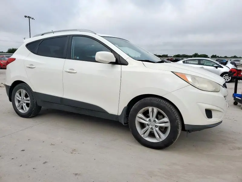 2011 HYUNDAI TUCSON GLS  