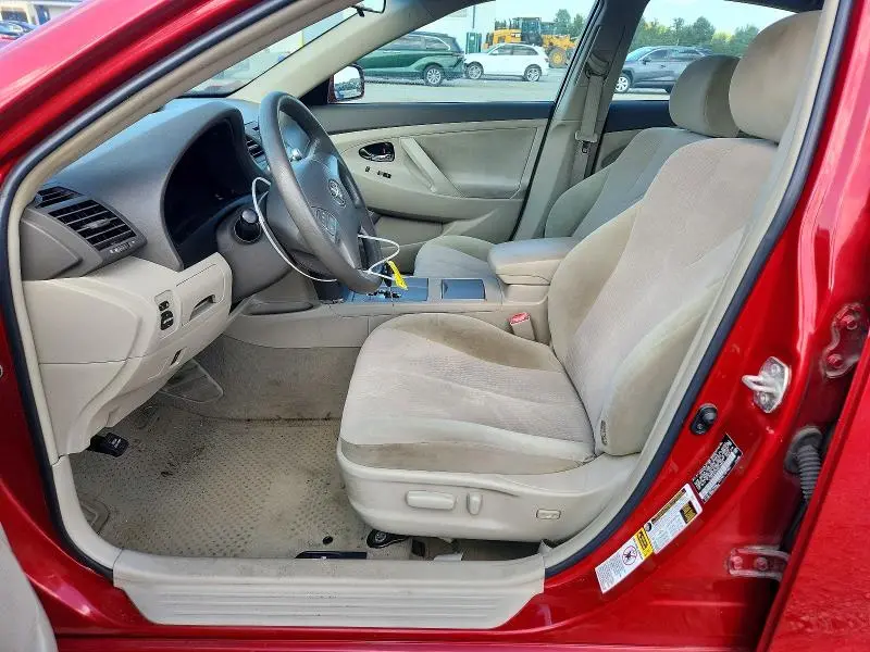2010 TOYOTA CAMRY LE  