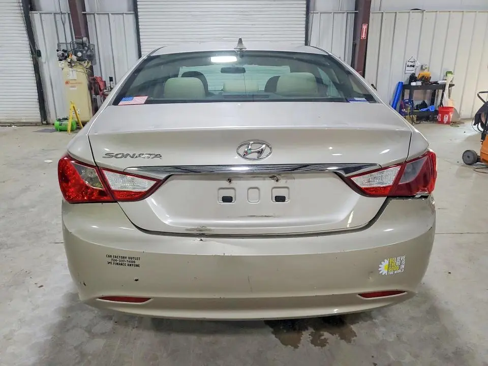 2011 HYUNDAI SONATA GLS  