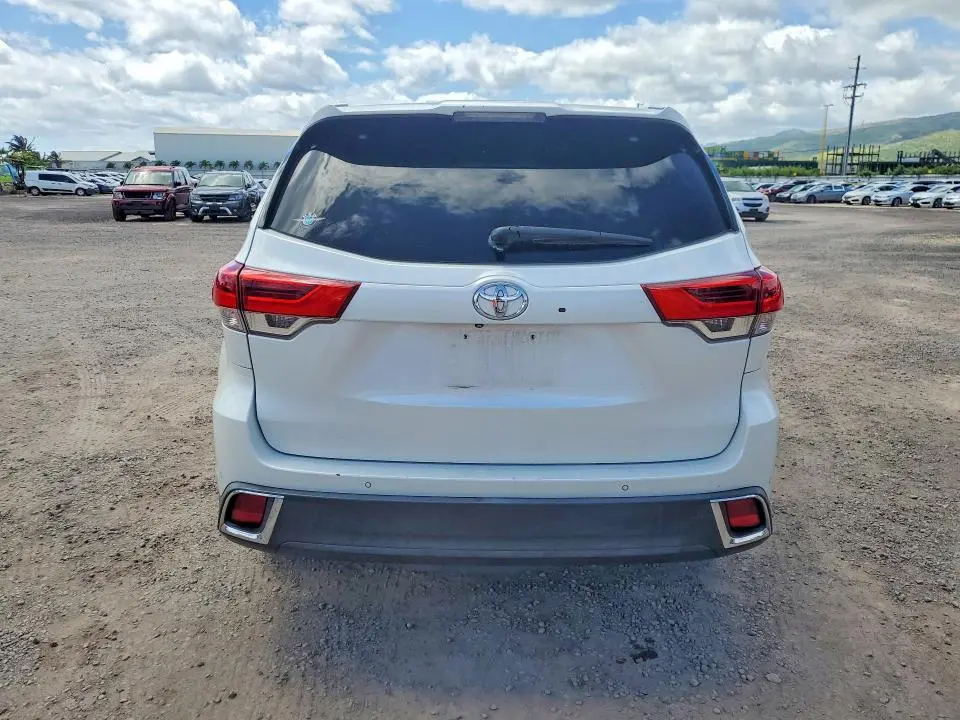 2019 TOYOTA HIGHLANDER LIMITED  