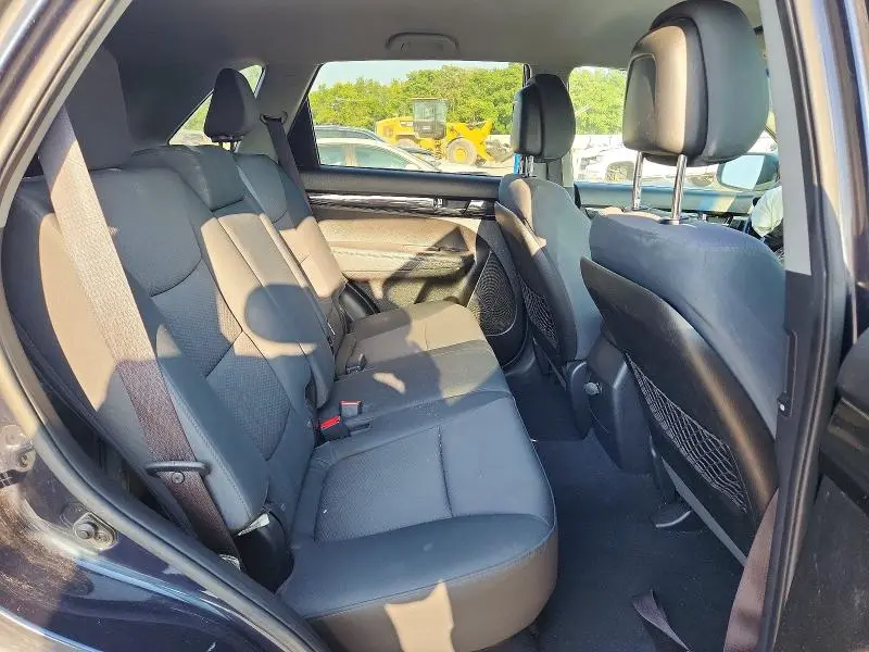 2013 KIA SORENTO LX  