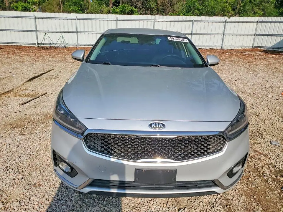 2018 KIA CADENZA PREMIUM  