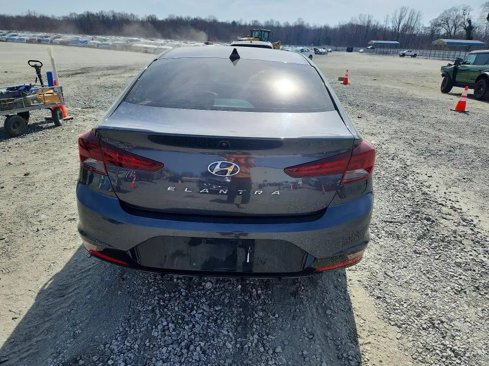 2020 HYUNDAI ELANTRA SEL  