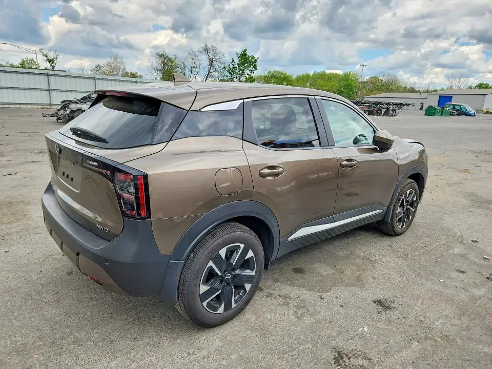 2025 NISSAN KICKS SV  