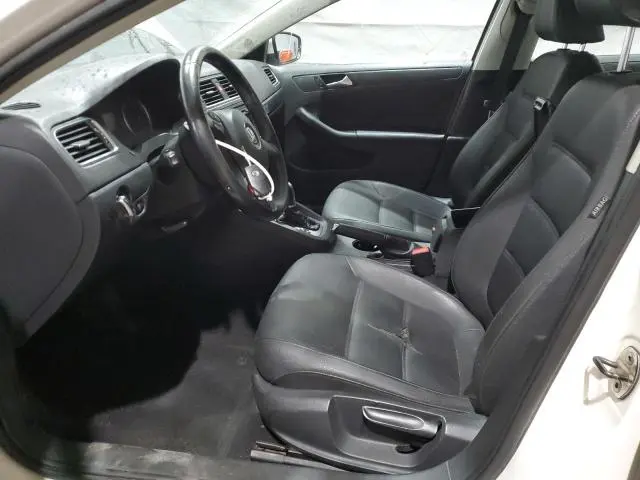 2012 VOLKSWAGEN JETTA SE  