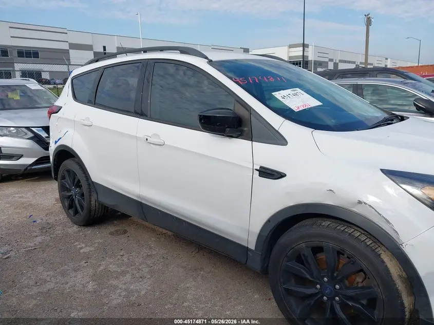 2019 FORD ESCAPE SE