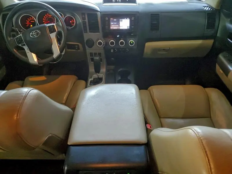 2016 TOYOTA SEQUOIA SR5  